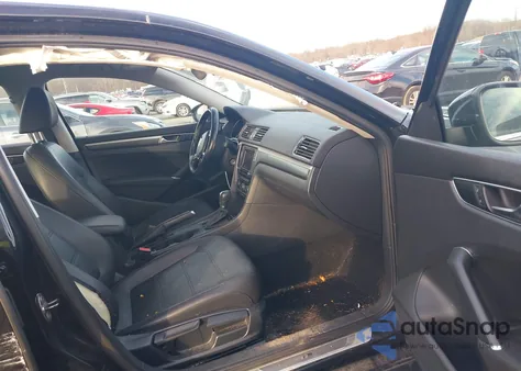 2017 Volkswagen Passat 1.8T R-Line from USA, damaged, VIN 1VWDT7A38HC033751